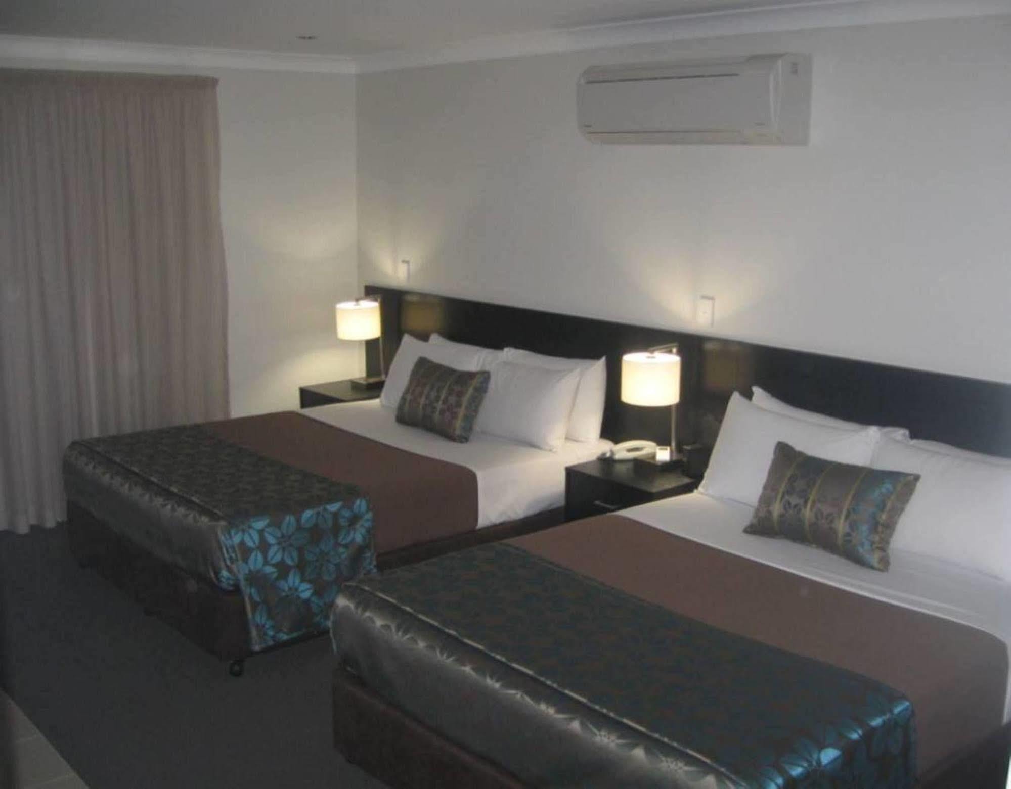 Royal Motel Miles Bagian luar foto